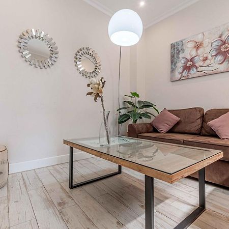 Apartamentos Recaredo 7, Aticos Con Terraza Sevilla Dış mekan fotoğraf