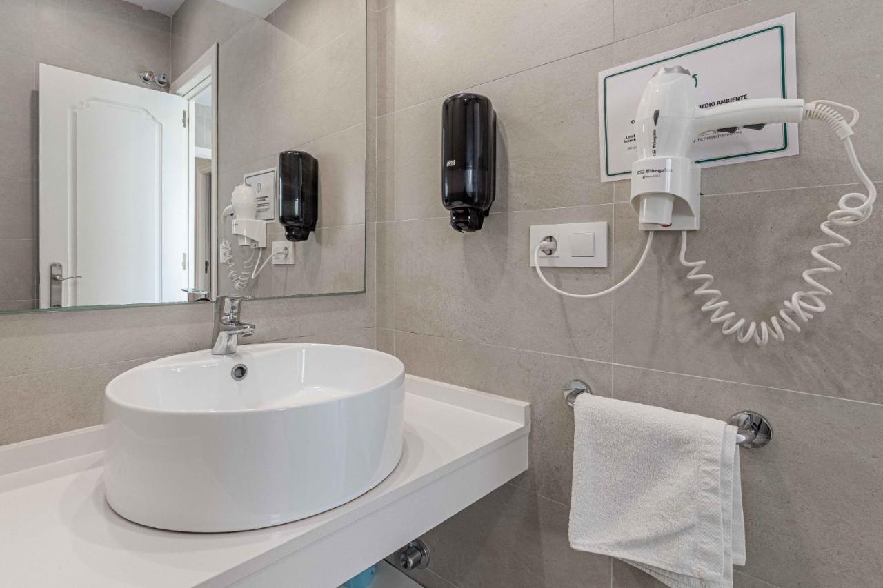 Apartamentos Recaredo 7, Aticos Con Terraza Sevilla Dış mekan fotoğraf