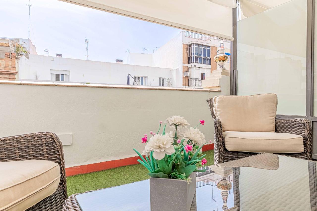 Apartamentos Recaredo 7, Aticos Con Terraza Sevilla Dış mekan fotoğraf
